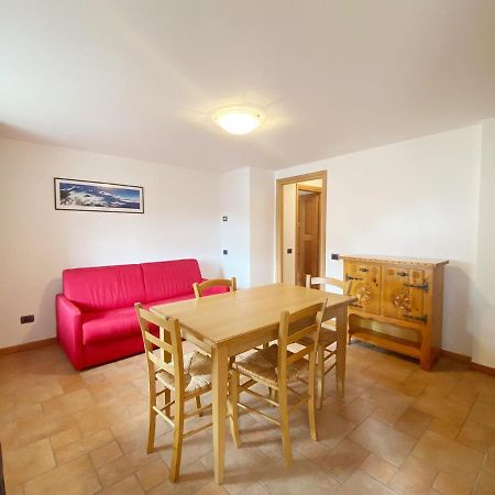 The Snow - Appartamento Panoramico Con Balcone Champoluc Εξωτερικό φωτογραφία